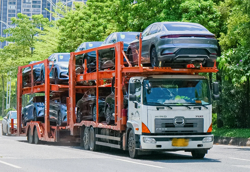 本文探讨工艺美术品批发市场如何成为掘金收藏市场的途径，分析市场趋势、投资策略以及潜在风险，为投资者和批发商提供参考。